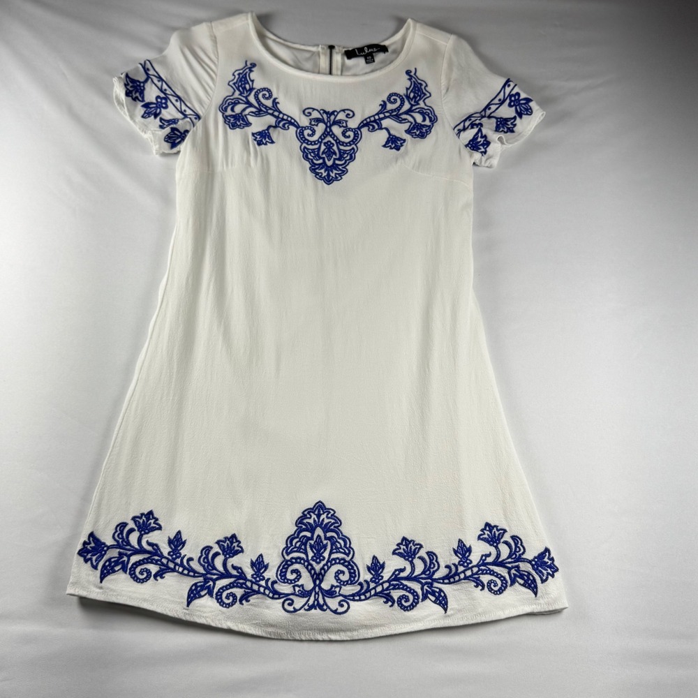 Lulus White Blue Embroidered Shift Mini Dress‎ Short Sleeve XS Boho Floral